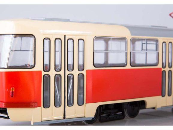 Трамвай Tatra-T3SU (красный) — изображение 5