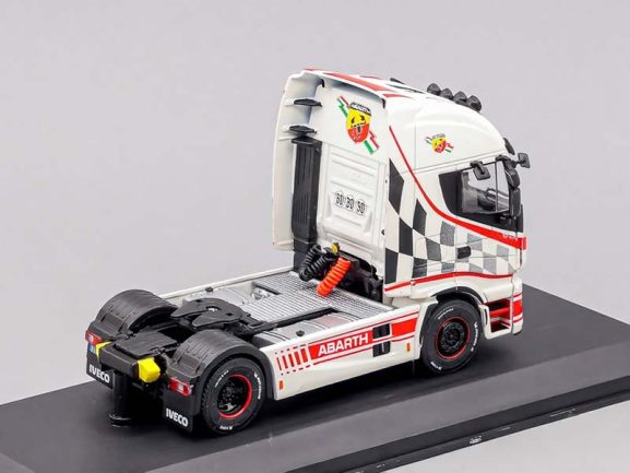 Седельный тягач Iveco FIAT E5 Hi-way Abarth 2016 — изображение 2