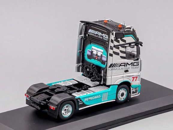 Седельный тягач Mercedes-Benz Actros 5 1851 №77 Team Mercedes-amg Petronas F1 2012 — изображение 2