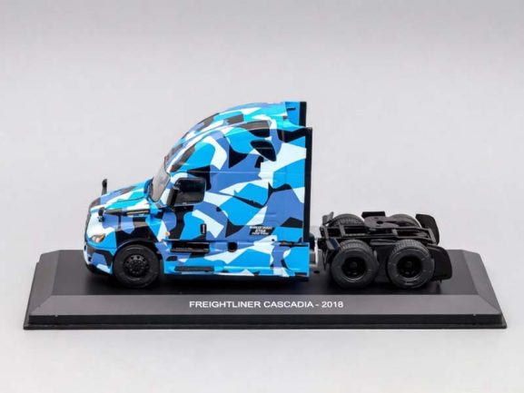 Седельный тягач Freightliner Cascadia 2018 (Blue Camouflage) — изображение 5