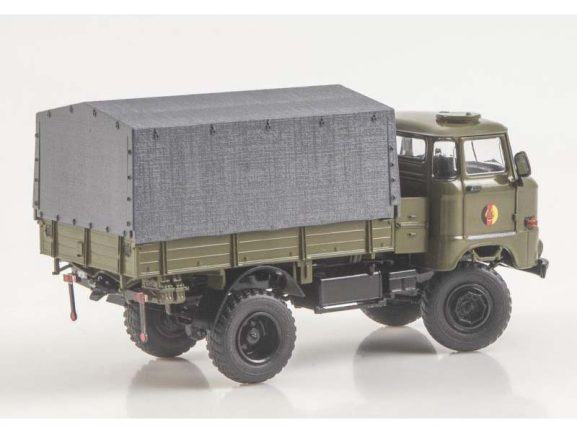 Грузовик IFA W50LA 4×4 бортовой с тентом NVA (народная армия ГДР) — изображение 2