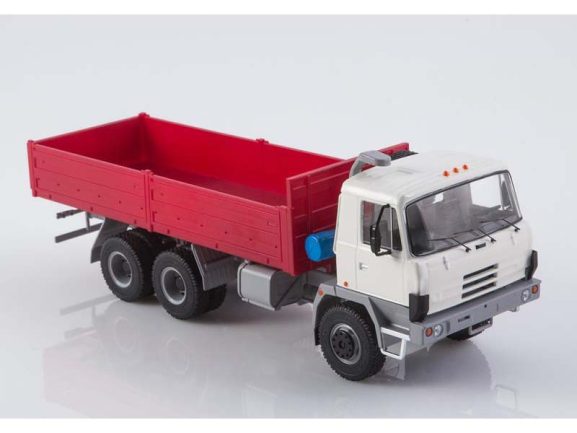 Грузовик Tatra-815V26 бортовой (белый/красный) — изображение 3