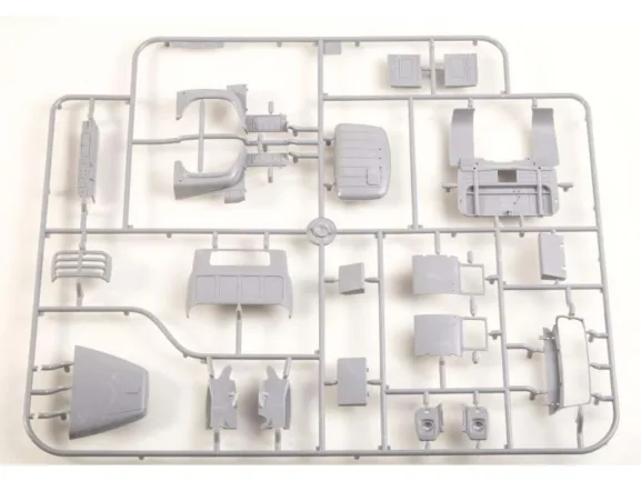 Грузовик ЗИЛ-133ГЯ бортовой (1:35) (AVD Models) — изображение 7