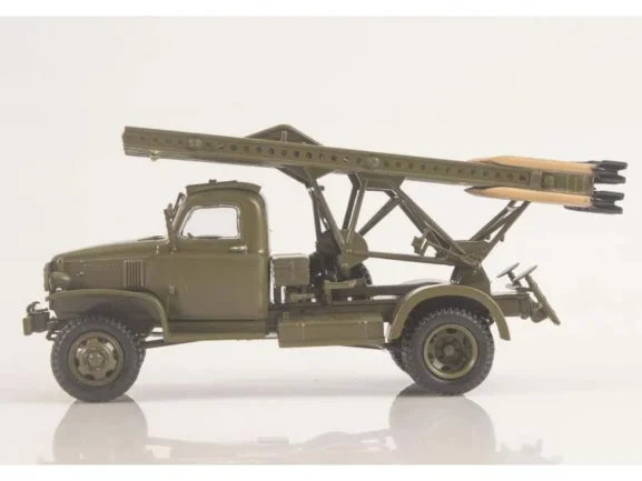 Гвардейский реактивный миномет БМ-13 "Катюша" (Chevrolet G7107) (Наши Танки №30) — изображение 4