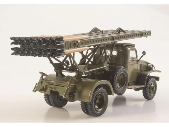 Гвардейский реактивный миномет БМ-13 "Катюша" (Chevrolet G7107) (Наши Танки №30) — изображение 2