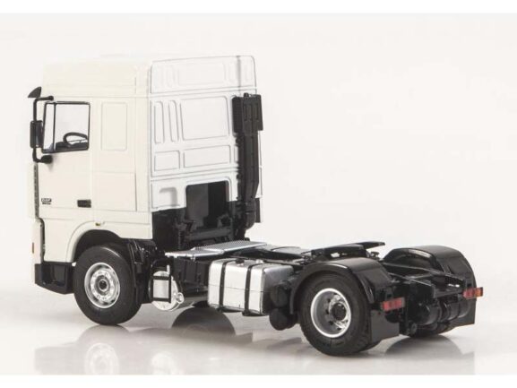 Седельный тягач DAF 95XF 430 белый — изображение 4
