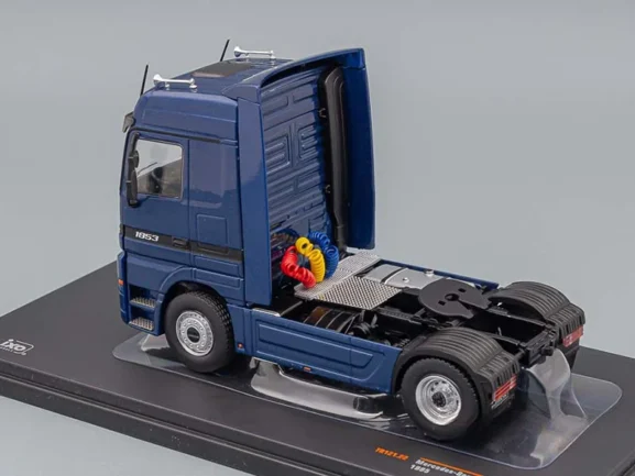 Седельный тягач Mercedes-Benz Actros 1853 Mp1 1995 Metallic Dark Blue — изображение 2